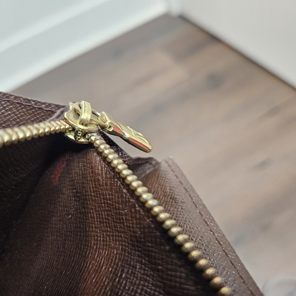 Louis Vuitton Damier Ebene Sarah Wallet - Picture 7 of 16